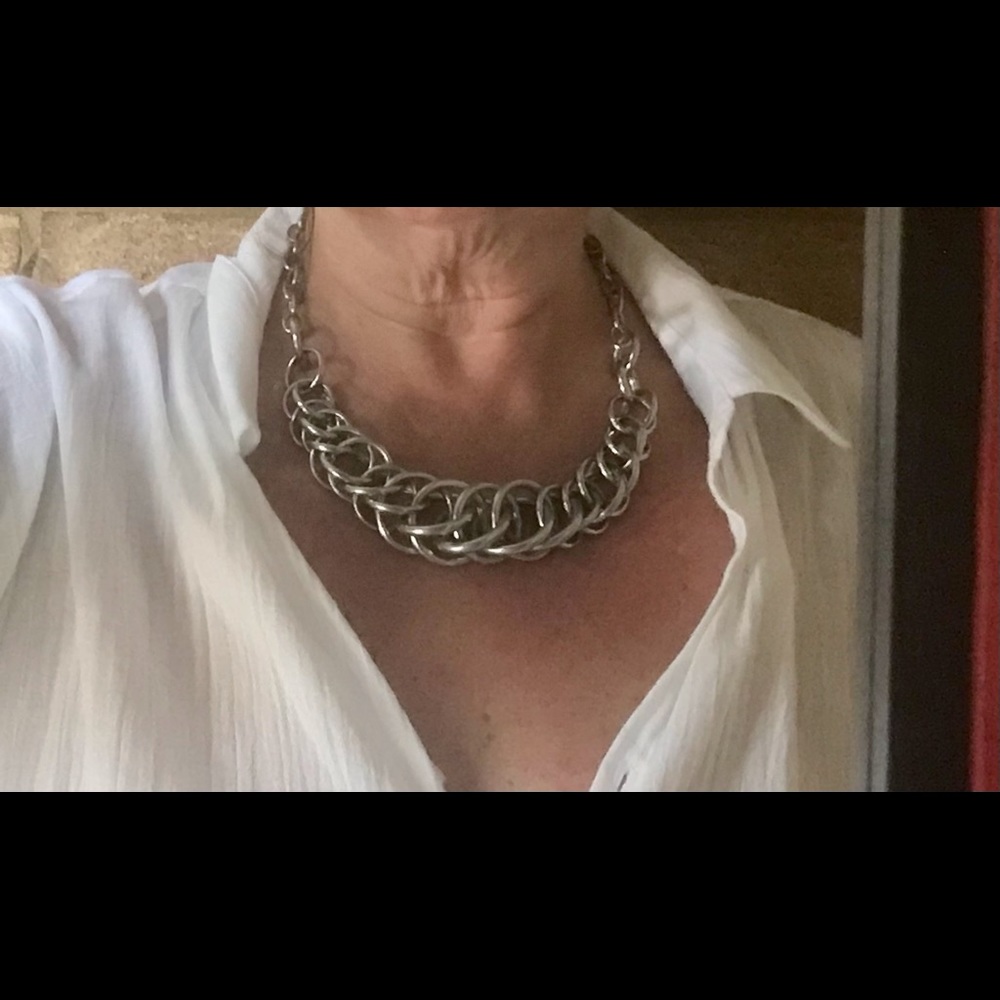 Chain metal type necklace